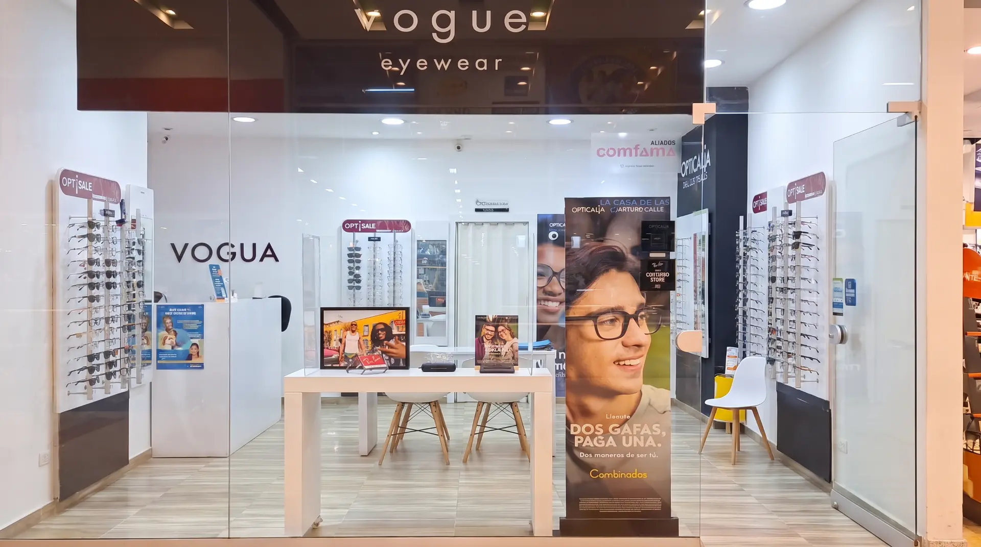 Fachada de Opticalia Dra. Luz Peláez en C.C. San Nicolás, Rionegro
